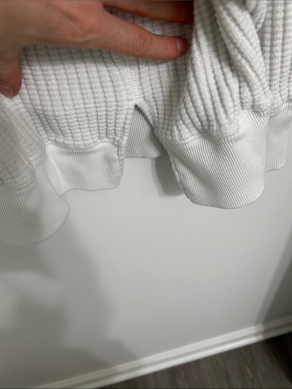 American Eagle Outfitters White Waffle V-Neck Sweater - Picture 4 of 5